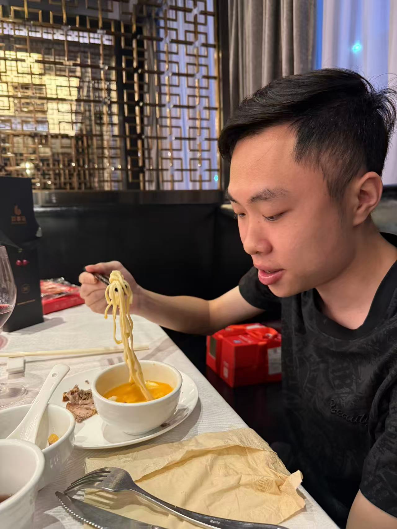 请输入图片描述