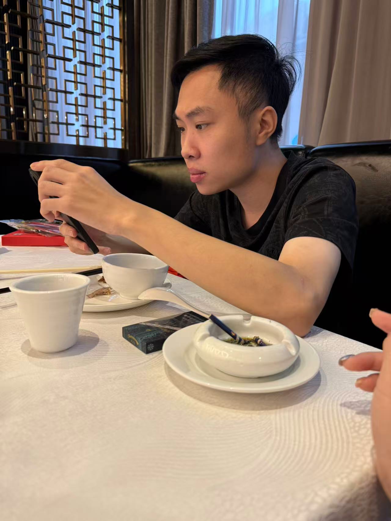 请输入图片描述
